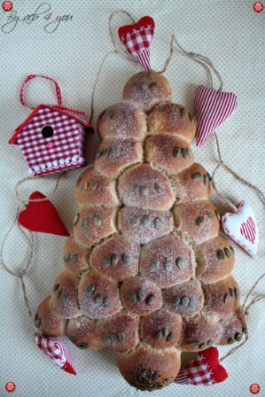 Pain en forme de sapin de Noël