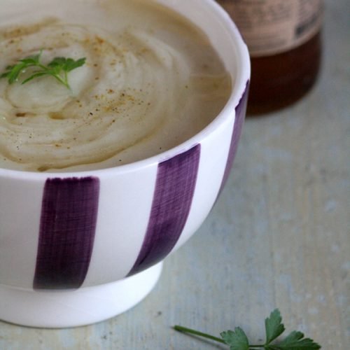 Soupe velouté au chou fluer et cacahuète