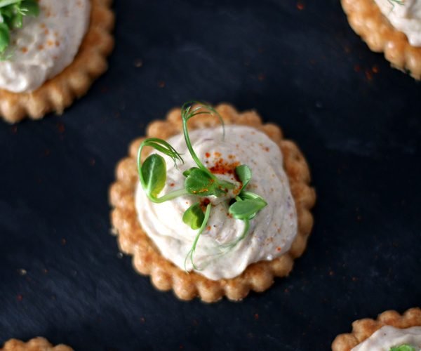 Toast A La Sardine Ricotta Et Au Piment D Espelette Recette Facile