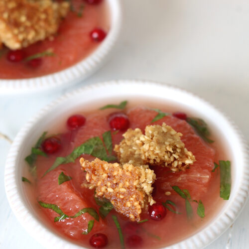 crumble au sésame sur salade de pamplemousse