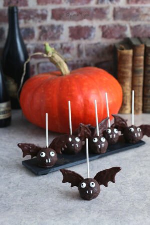 Bat pop cake