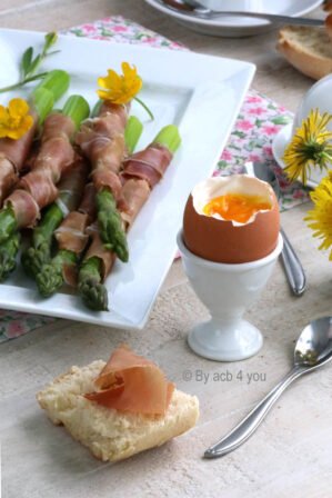 Œuf à la coque et mouillettes d’asperges