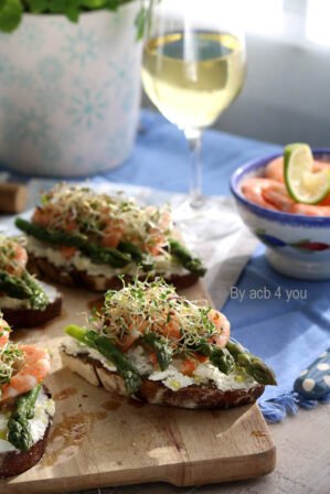 Tartines asperges vertes et crevettes