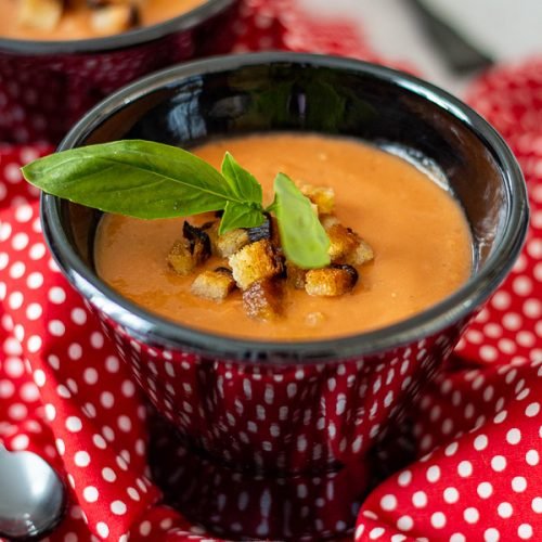 gaspacho tomate, poivron et basilic