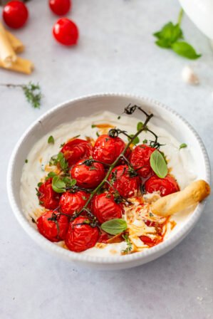 Dip de tomates cerises rôties au yaourt grec