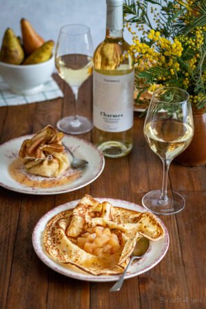 Crêpe et poires pochées au vin blanc moelleux