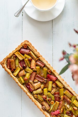 Tarte rhubarbe vanille noisette, pâte sucrée noisette