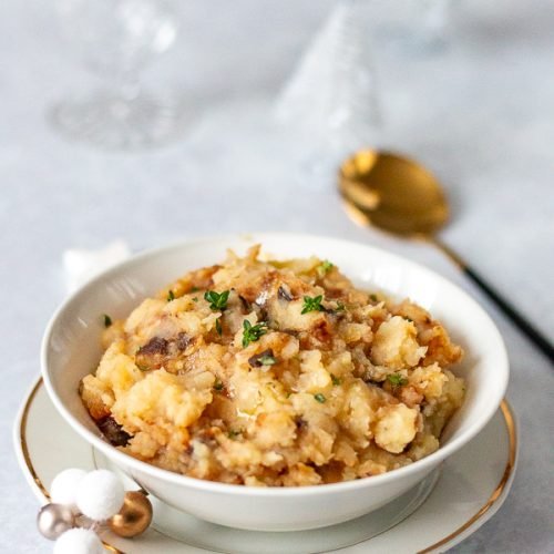 Purée de céleri, ail noir et thym
