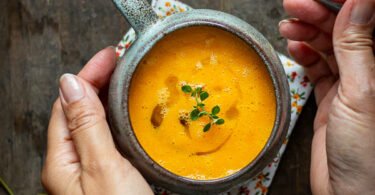 velouté de courge, tomate, origan à l'huile d'olive