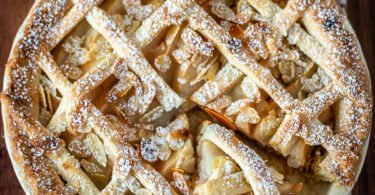 tarte à la poire, amande et cannelle