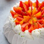 Pavlova facile à l'orange chantilly à la vanille