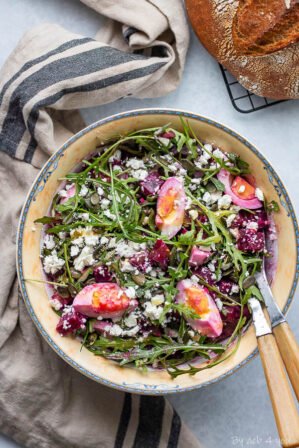 Salade de betterave féta et roquette aux œufs